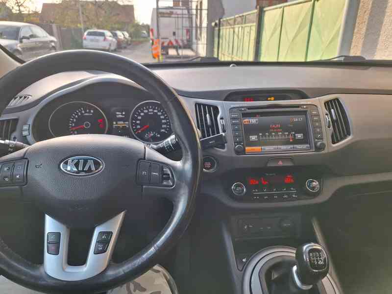 Kia Sportage  2.0 benzin  - foto 11