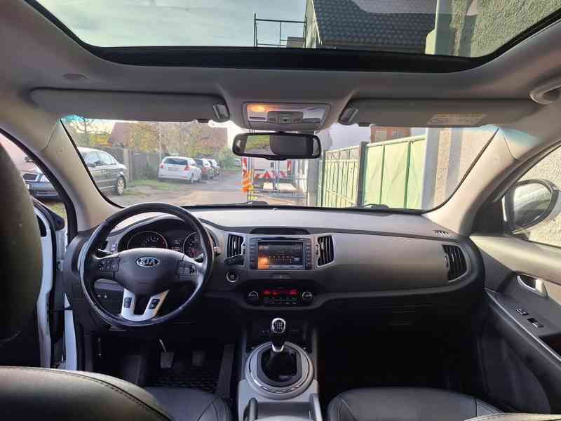 Kia Sportage  2.0 benzin  - foto 13