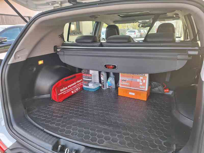 Kia Sportage  2.0 benzin  - foto 14