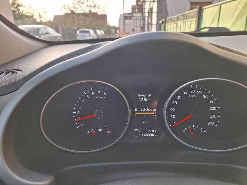 Kia Sportage  2.0 benzin  - foto 12