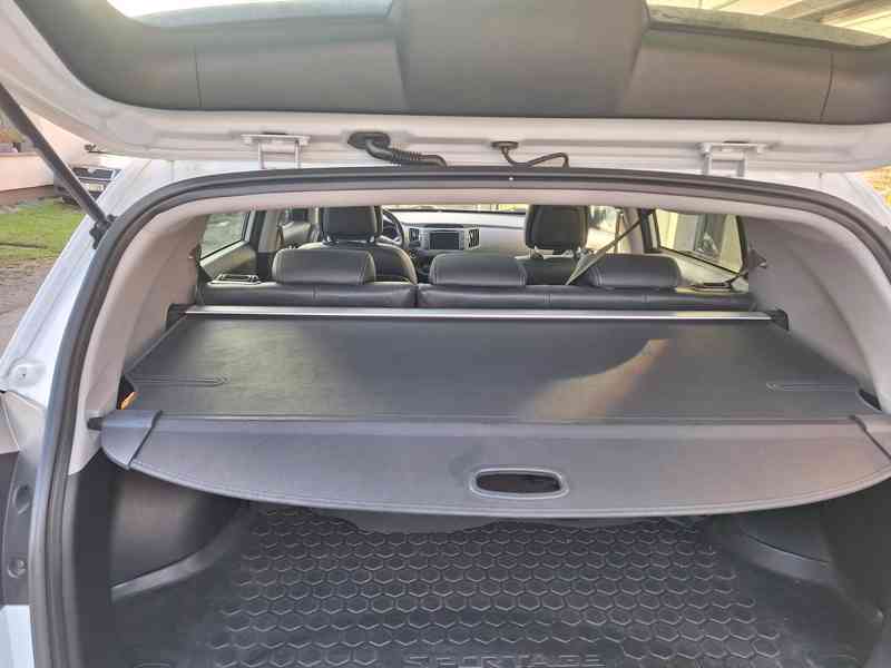 Kia Sportage  2.0 benzin  - foto 15