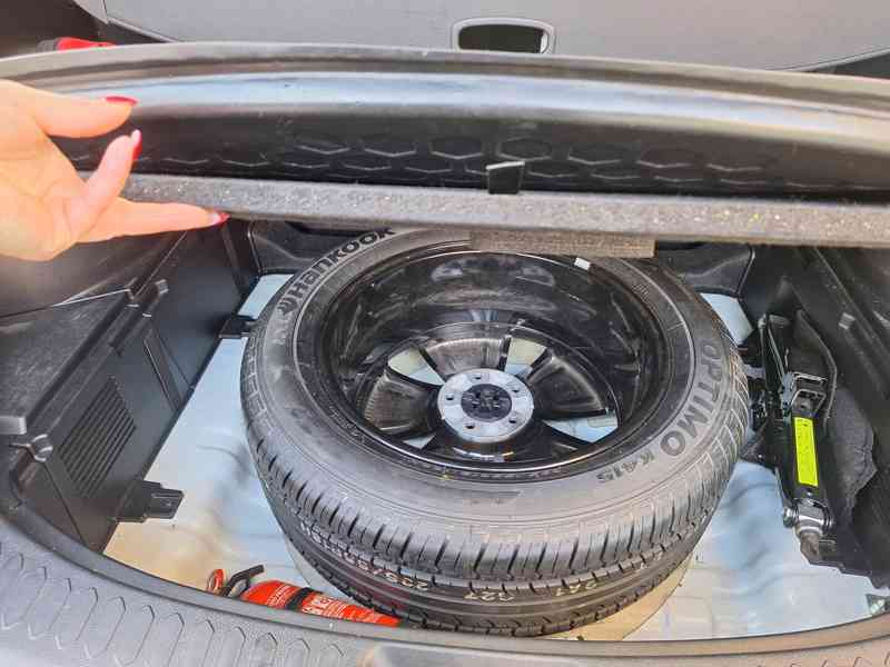 Kia Sportage  2.0 benzin  - foto 16