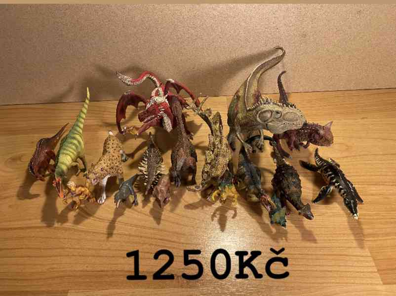 figurky dinosaurů - foto 1