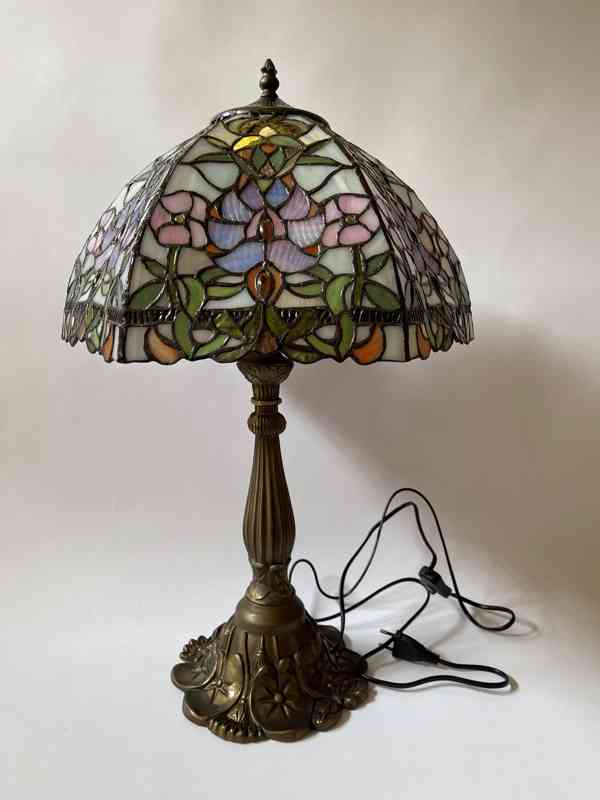 Velká stolní lampa Tiffany s květy - secesním styl - foto 2