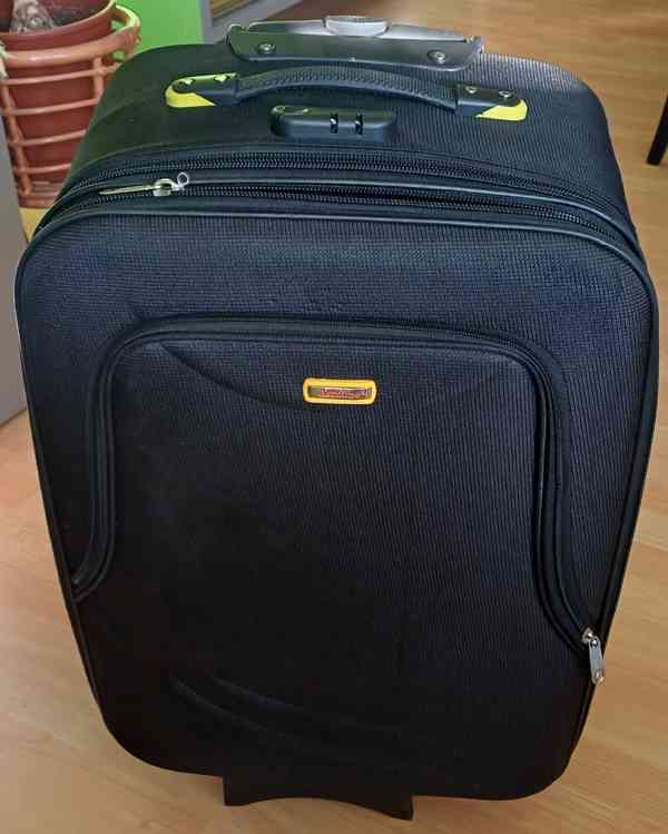 KUFR NA KOLEČKÁCH - POUŽIT JEN JEDNOU - foto 1