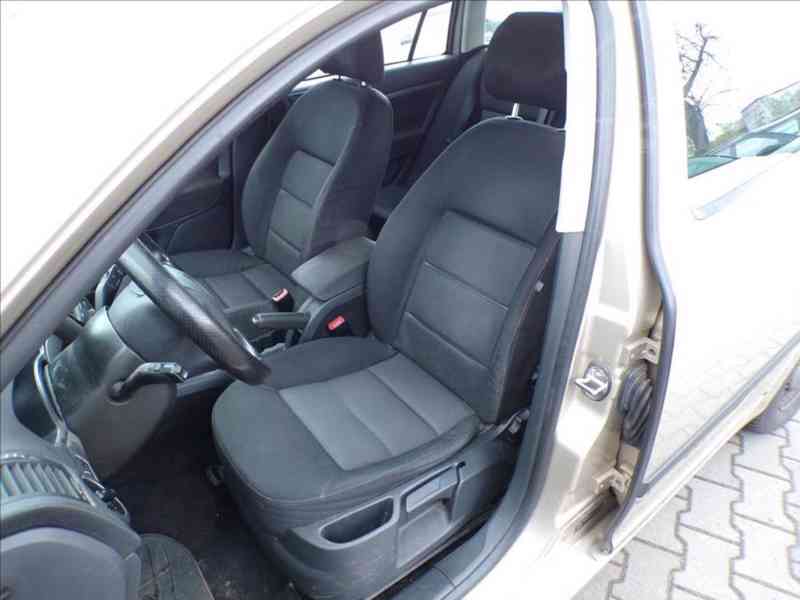 Škoda Octavia 2,0 TDI TAŽNÉ ZAŘÍZENÍ - foto 7