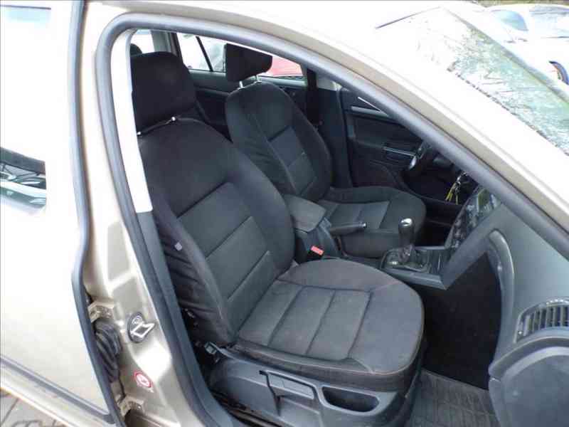 Škoda Octavia 2,0 TDI TAŽNÉ ZAŘÍZENÍ - foto 11
