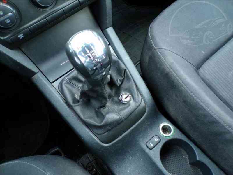 Škoda Octavia 2,0 TDI TAŽNÉ ZAŘÍZENÍ - foto 6