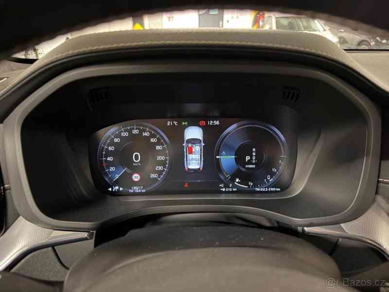 Volvo XC60 T6 Rdesign Black, tažné - foto 17