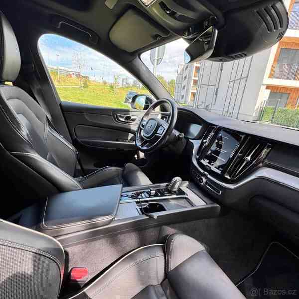 Volvo XC60 T6 Rdesign Black, tažné - foto 10
