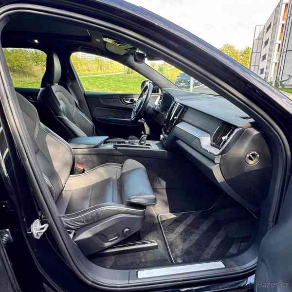 Volvo XC60 T6 Rdesign Black, tažné - foto 15