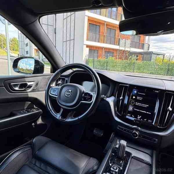 Volvo XC60 T6 Rdesign Black, tažné - foto 20