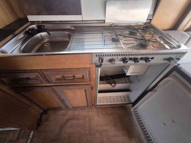 Chata na kolech. Corsar 680 na pevné stání, odvoz možný.  - foto 9