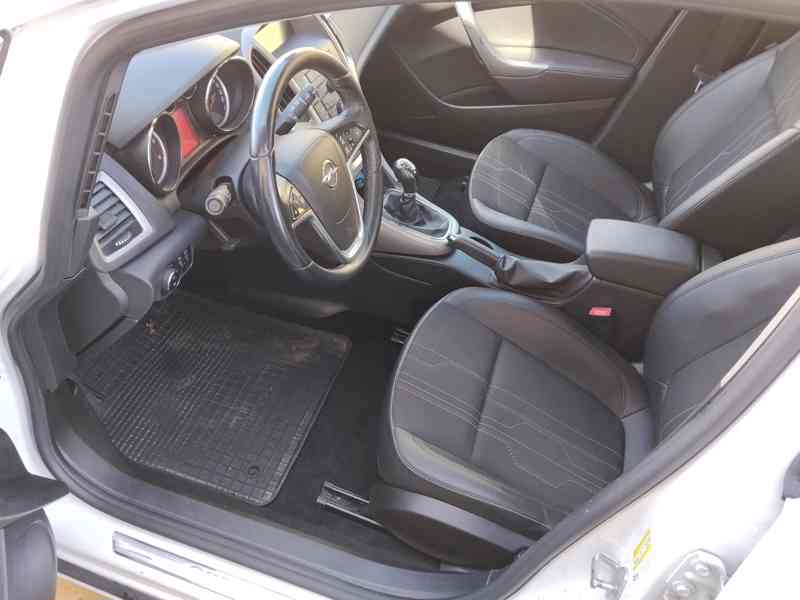 Opel Astra Sports Tourer 2.0 CDTI 121 kW – CZ původ, servis - foto 5