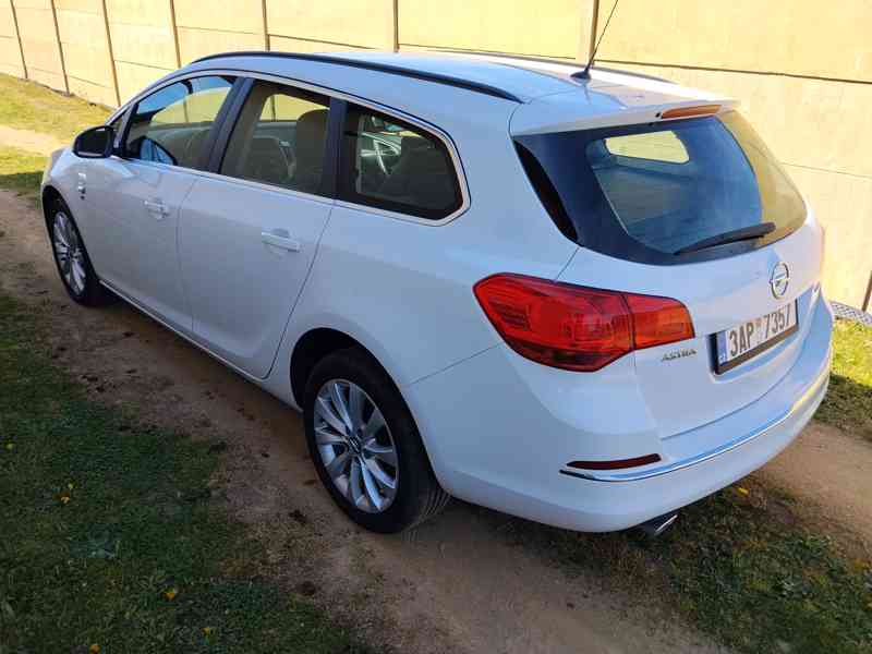 Opel Astra Sports Tourer 2.0 CDTI 121 kW – CZ původ, servis - foto 4