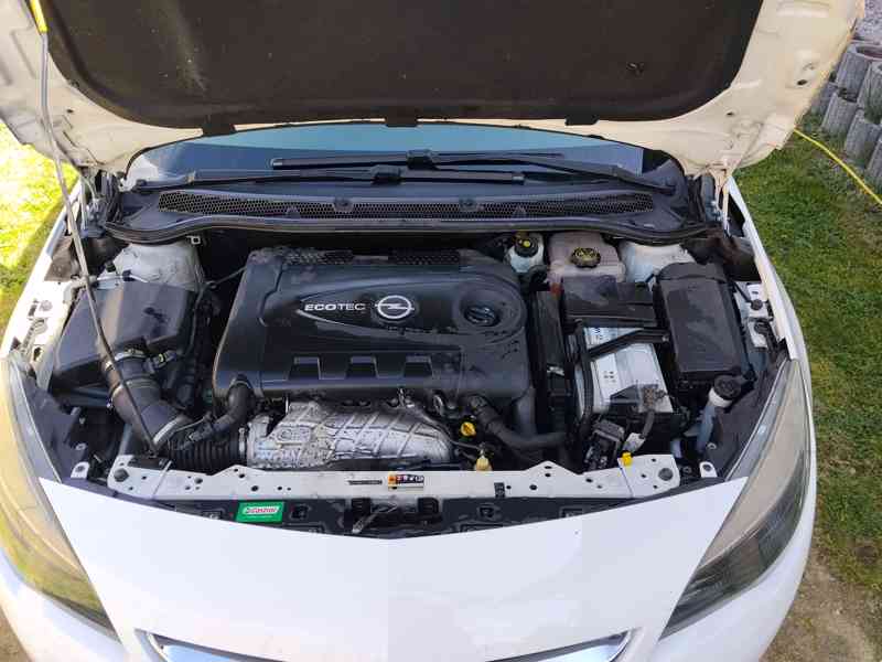 Opel Astra Sports Tourer 2.0 CDTI 121 kW – CZ původ, servis - foto 13