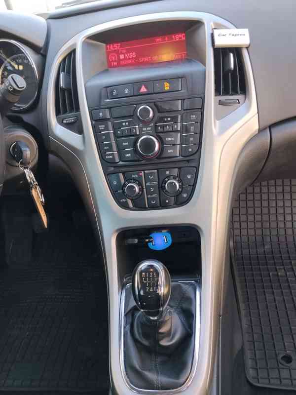 Opel Astra Sports Tourer 2.0 CDTI 121 kW – CZ původ, servis - foto 12