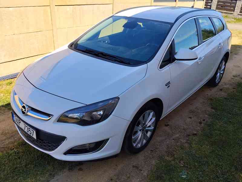 Opel Astra Sports Tourer 2.0 CDTI 121 kW – CZ původ, servis - foto 2