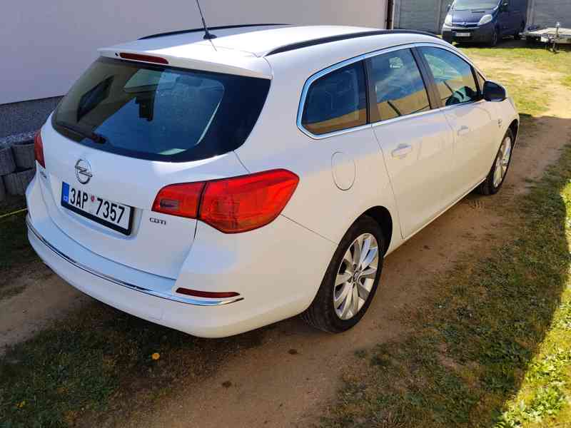 Opel Astra Sports Tourer 2.0 CDTI 121 kW – CZ původ, servis - foto 3