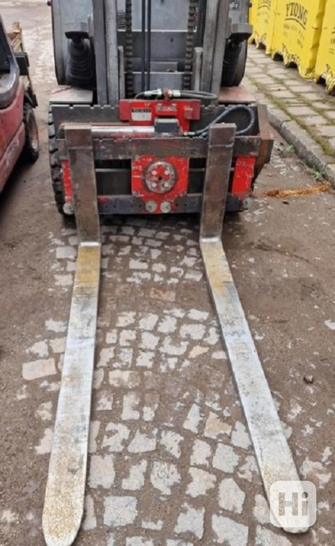 Otočné zařízení na vysokozdvižné vozíky + VIDLE   - foto 1