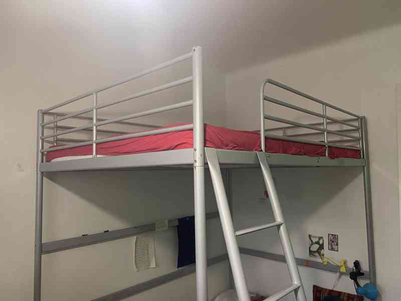 Vyvýšený kovový rám postele 140x200cm - IKEA - foto 3