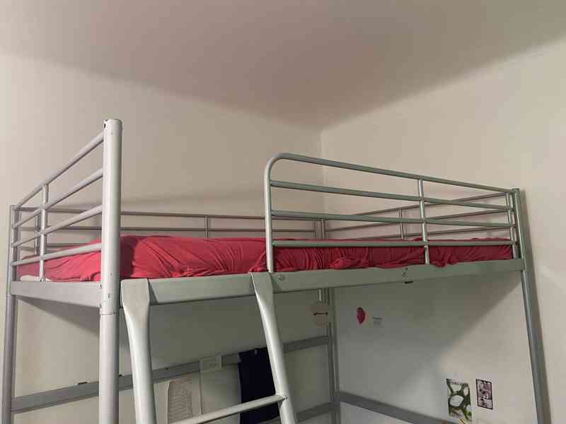 Vyvýšený kovový rám postele 140x200cm - IKEA