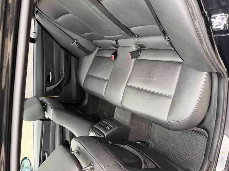 BMW 330d Touring E91 170 kW, 6st. manuál, bohatá výbava - foto 11