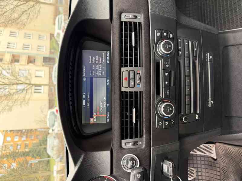 BMW 330d Touring E91 170 kW, 6st. manuál, bohatá výbava - foto 10
