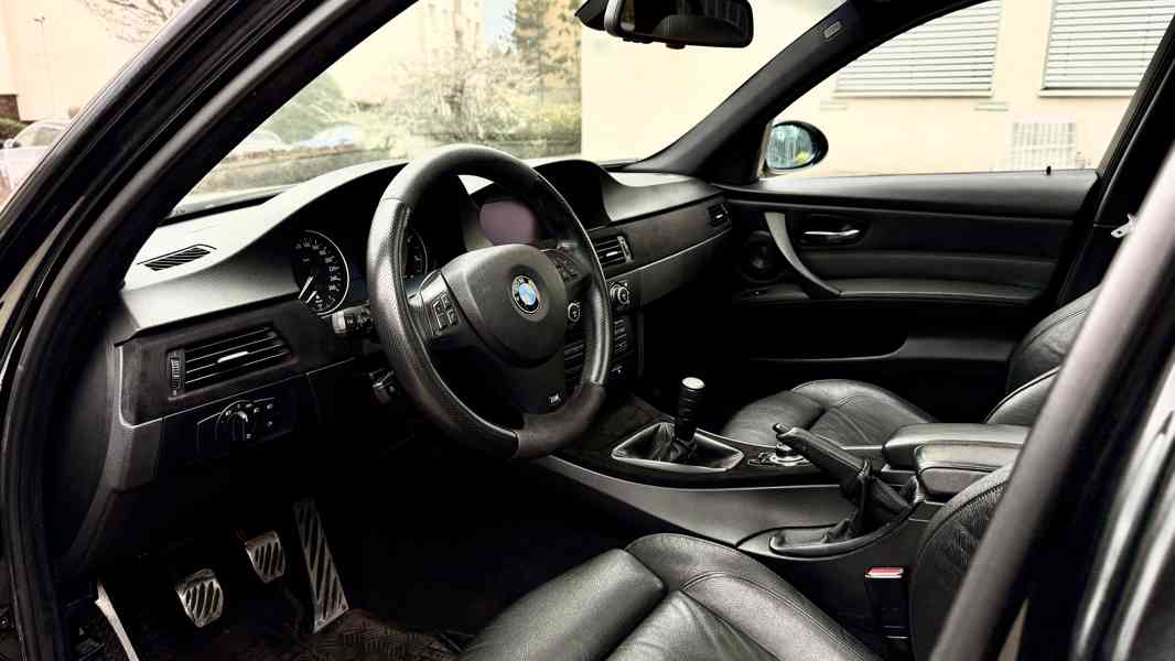BMW 330d Touring E91 170 kW, 6st. manuál, bohatá výbava - foto 7