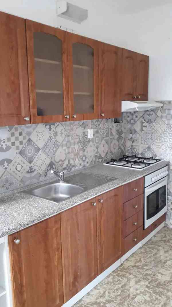 Pronájem bytu 2+1 65 m² - foto 4