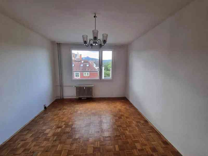 Pronájem bytu 2+1 65 m² - foto 2
