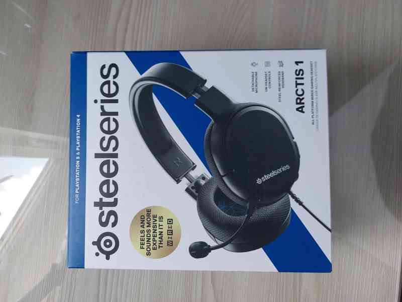 Herní sluchátka SteelSeries Arctis 1 (PS5) - foto 1