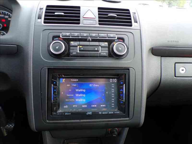 Volkswagen Touran 2,0 TDI DIGI.KLIMA - foto 7