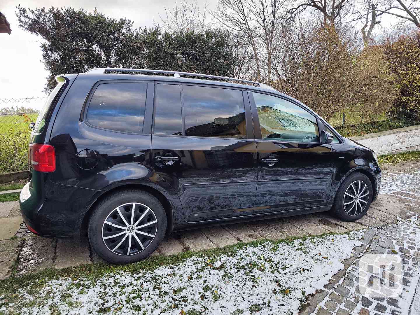 VW Touran 2.0TDI, 2012 - foto 1