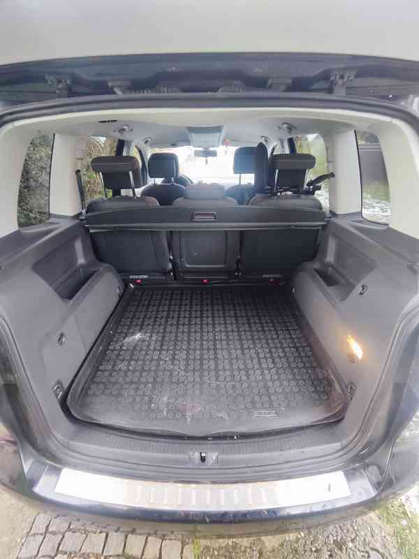 VW Touran 2.0TDI, 2012 - foto 9