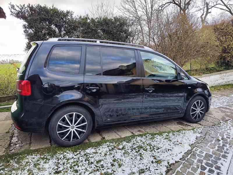 VW Touran 2.0TDI, 2012 - foto 1