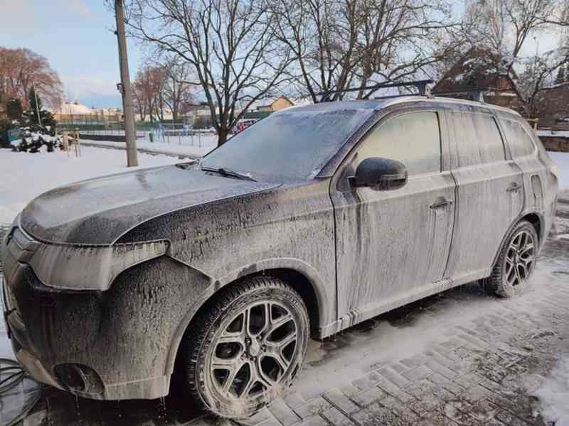Ruční mytí a čištění interiérů aut- IK AutoDetailing - foto 1