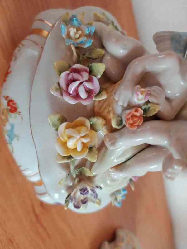 Porcelánova dóza s amorky 20x15 cm - foto 5