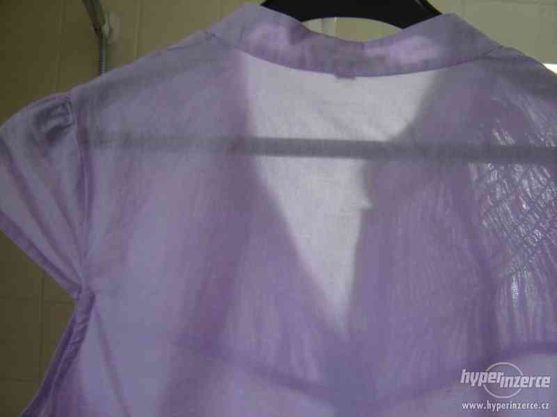 Dámská halenka košilového střihu - foto 5