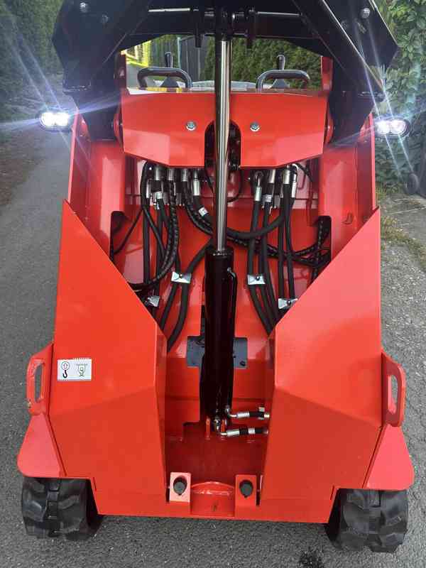 Smýkový mininakladač Crona CR490T -SMÝKOVÝ - foto 4