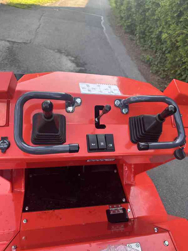 Smýkový mininakladač Crona CR490T -SMÝKOVÝ - foto 5