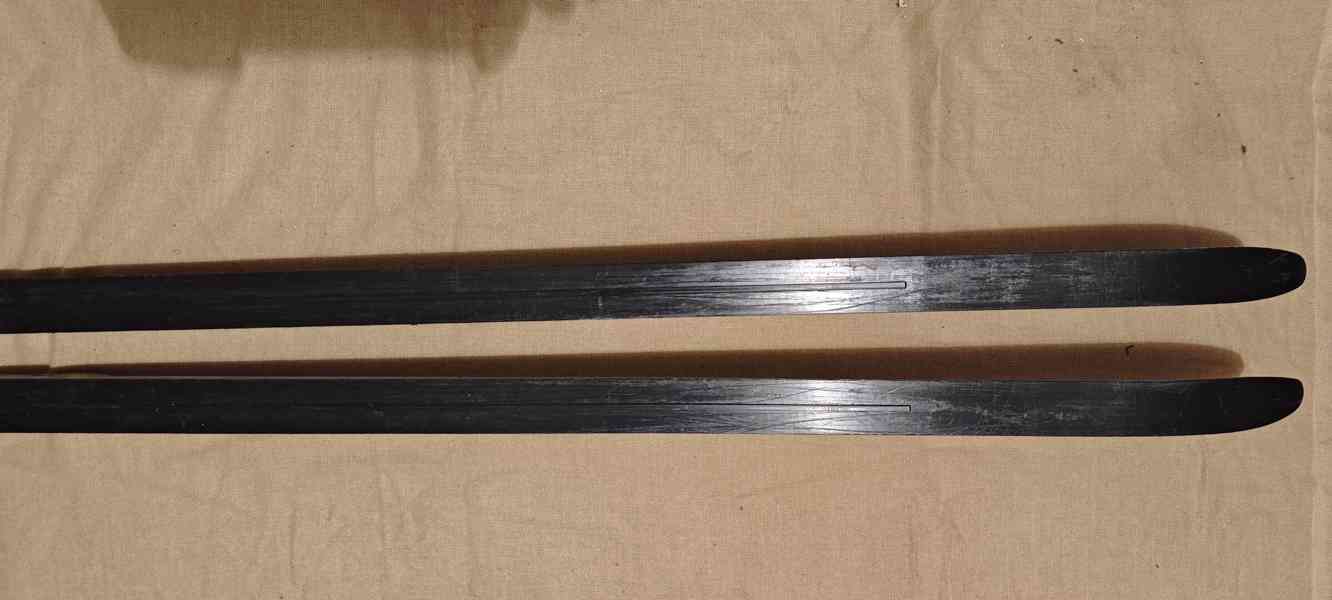 Nabízím běžky MADSHUS 205 cm 46*46*46 vč vázání ROTTEFELLA - foto 5