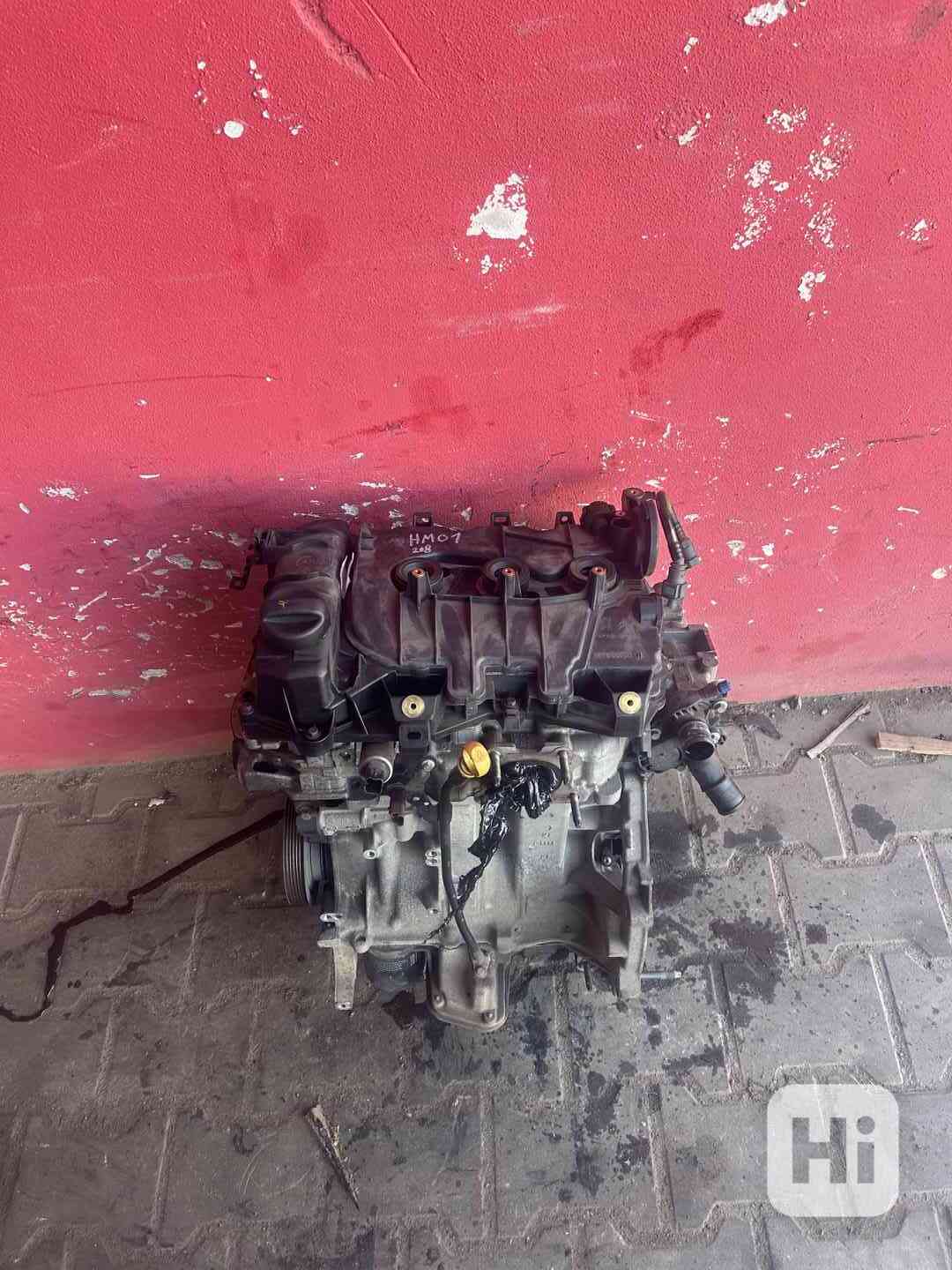 Motor 1,2 VTI HMZ - HM01 60KW Peugeot 208 prodám - foto 1