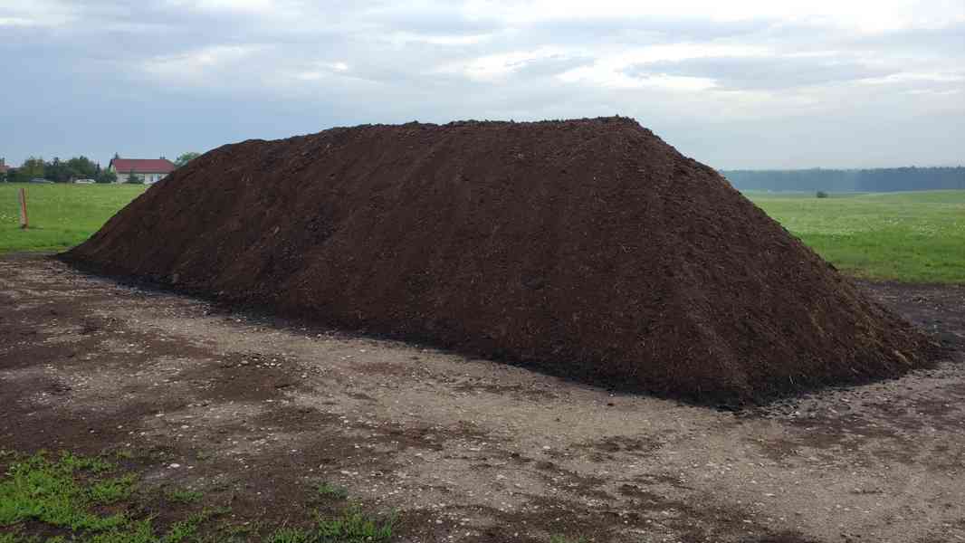 Čistě přírodní certifikovaný Bio kompost uzrálý s dovozem - foto 2