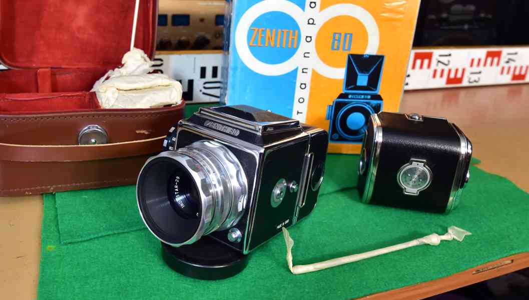 ZENITH 80 medium format camera - fotoaparát střední formát - foto 1