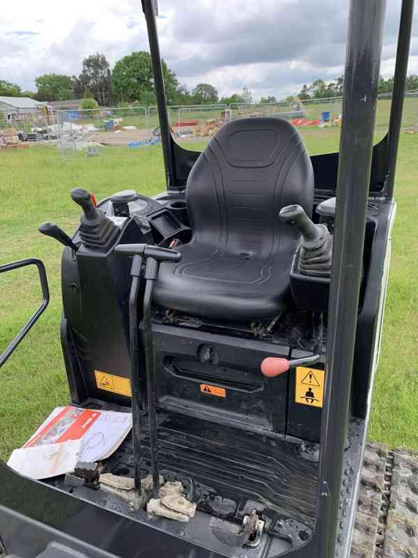 minibagr Bobcat E-I7E - foto 3