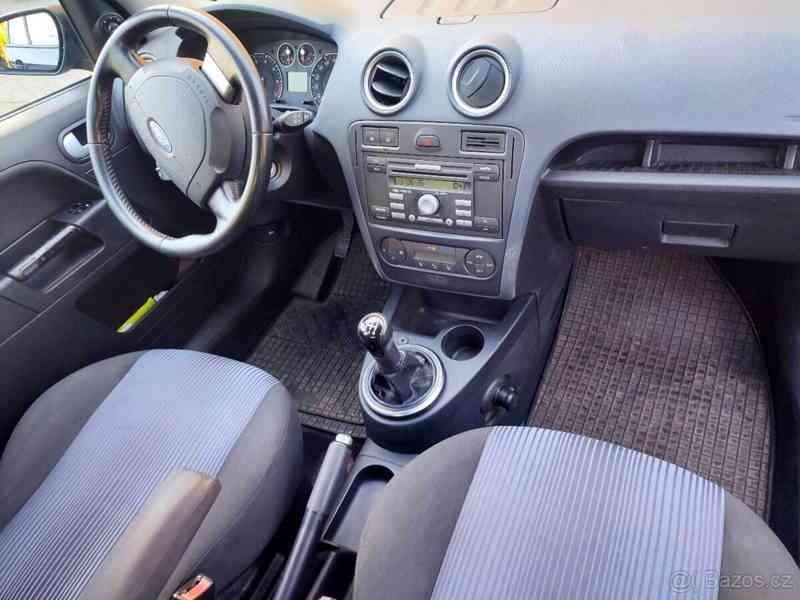 Fusion - 139 000 km, Klima, Park senzory - pěkný stav  - foto 4