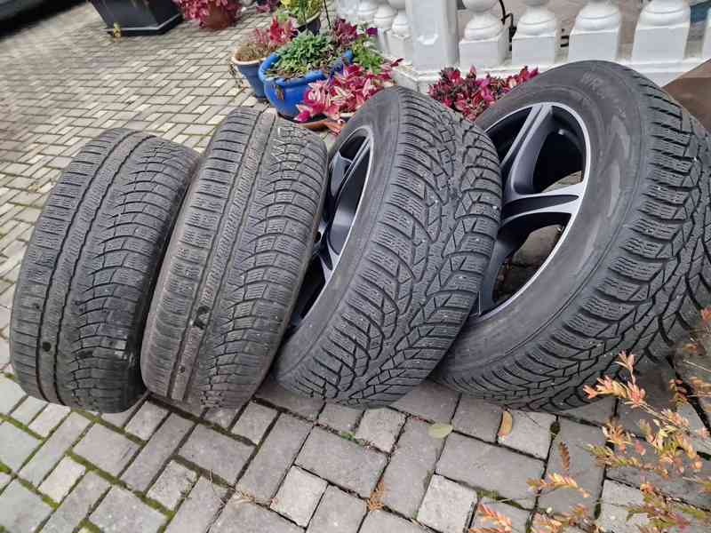 Sadu 17" alu kol 5x114,3 se zimnimi pneu NOKIAN - foto 3
