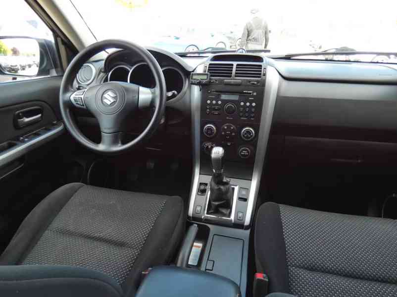 Suzuki Grand Vitara 2,0i benzín 103kw - foto 9
