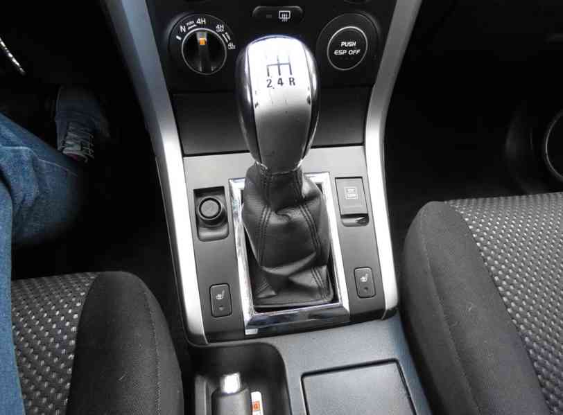 Suzuki Grand Vitara 2,0i benzín 103kw - foto 14